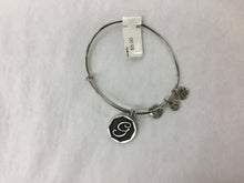 Load image into Gallery viewer, Bracelet Initial Bangle Silver