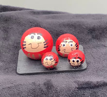 Load image into Gallery viewer, Daruma Families
